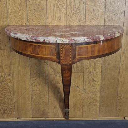 CONSOLE D’APPLIQUE DEMI-LUNE - Travail d'Epoque...