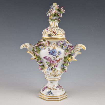 MEISSEN - Late 19th century polychrome porcelain...
