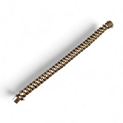 BRACELET RUBAN SOUPLE Circa 1960 en or jaune...
