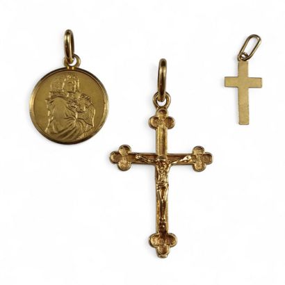THREE 20th CENTURY RELIGIOUS PENDANTS in...