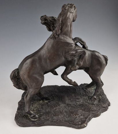 MODERN SCHOOL 
Horse fight 
BRONZE WITH BROWN...
