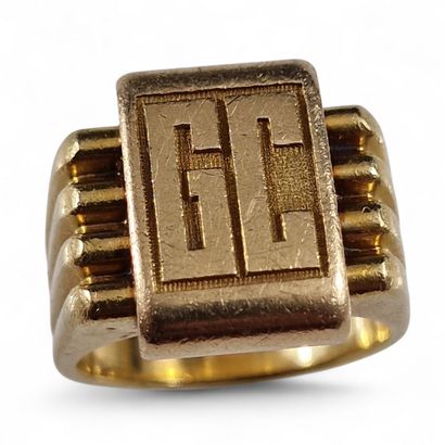 CHEVALIERE RING Circa 1970/1980 in yellow...