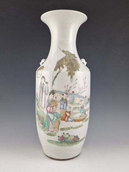 CHINA, EARLY 20TH CENTURY - LARGE white porcelain...