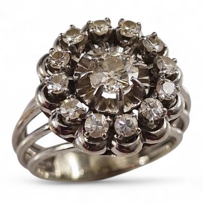 MARGUERITE RING Circa 1950 in 750 Millièmes...