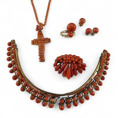 REUNION OF SEVEN CORAL JEWELRY pieces comprising...
