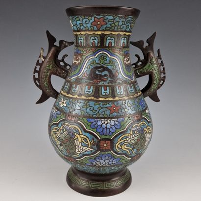 CHINA QING DYNASTY - PANSU VASE in the archaic...