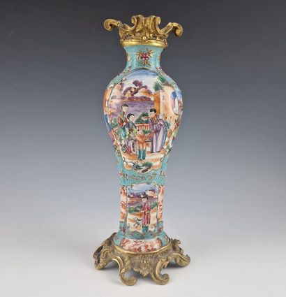 CHINA XVIIIth CENTURY FOR EXPORT - Porcelain...