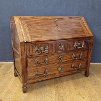 SCRIBANNE COMMODE - Louis XVI period mahogany...