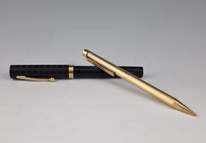 SHEAFFER - UN STYLE PLUME ET UN PORTE MINE...