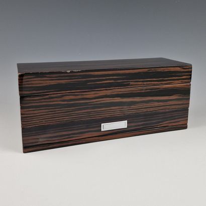 COFFRET POUR CINQ MONTRES ET BIJOUX en placage...