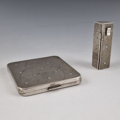 IN THE STYLE OF MELLERIO - SILVER POUDRIER...