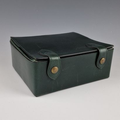 John LOBB - BOITE en cuir grainé vert sapin....