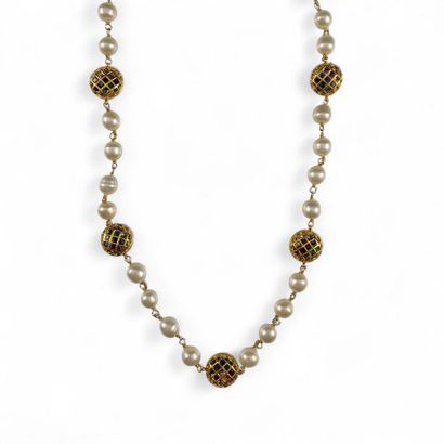 CHANEL circa 1990 - SAUTOIR of imitation...