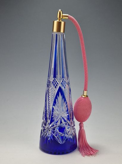 BACCARAT - VAPORIZER Circa 1900 in white...