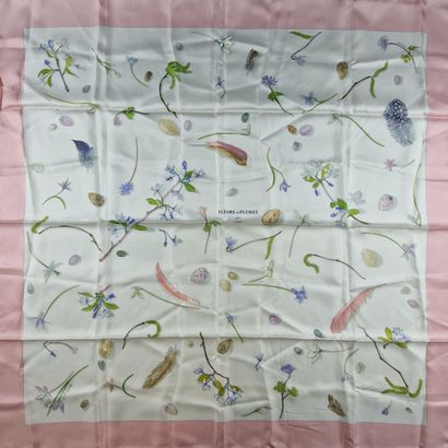 HERMES Paris made in France - CARRE in printed...