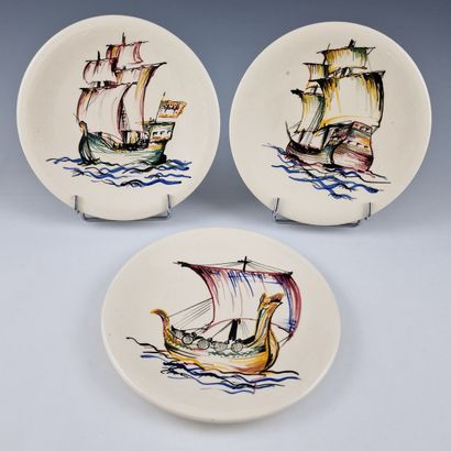 SET OF 6 GATEAU PLATES in fine ivory earthenware...