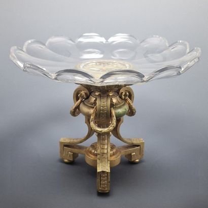 BACCARAT - White cut crystal scalloped edge...