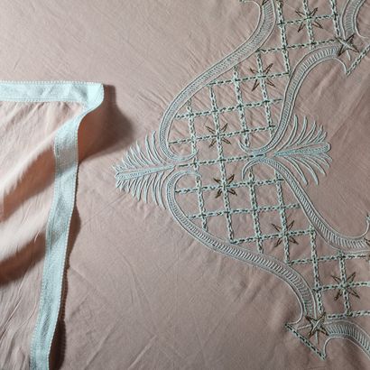NAPPE RECTANGULAIRE en lin rose Circa 1950...
