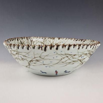 LARGE ROUND CUP with scalloped edge in green...