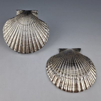TWO DOUBLED SILVER COQUILLES FOR TABLE DECORATIONS...