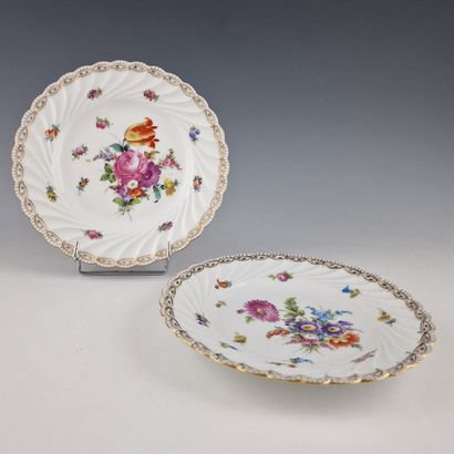 DRESDEN - SET OF 10 WHITE PORCELAIN SCALLOPED-EDGE...