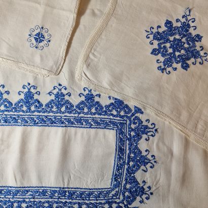 RECTANGULAR NAPPE AND 8 SERVIETTES in ivory...