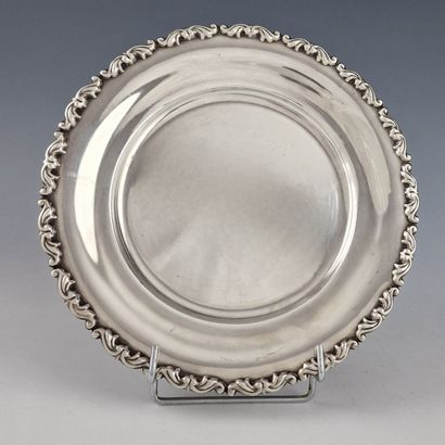 SMALL ROUND silver platter with curved edge...
