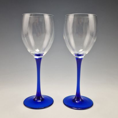 LUMINARC - SUITE OF 12 WINE GLASSES in white...