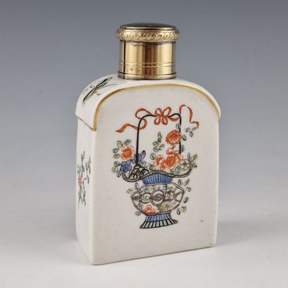 White porcelain and vermeil Minerve 950 Millièmes...