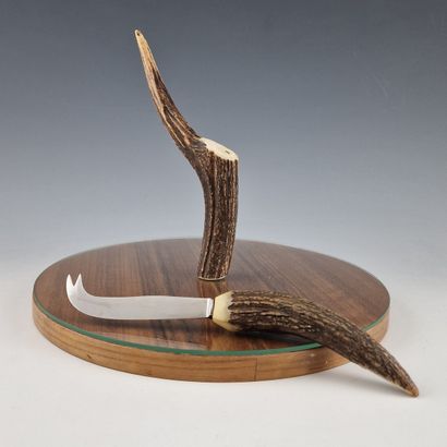 ROUND CHEESE TRAY in wood lined with white...