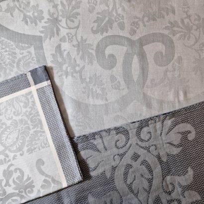 LE JACQUARD FRANCAIS - NAPPE RECTANGULAIRE...