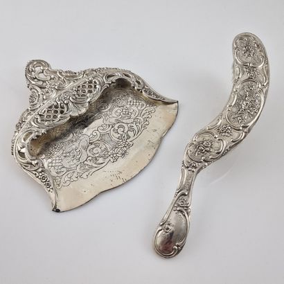 PETIT RAMASSE MIETTES 16.5 x 15 cm ET SA...