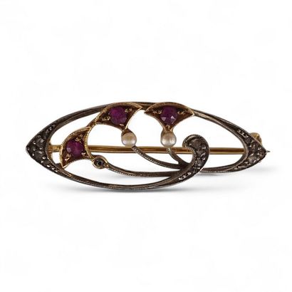 DELICATE BROCHE Circa 1900 en or rose 750...
