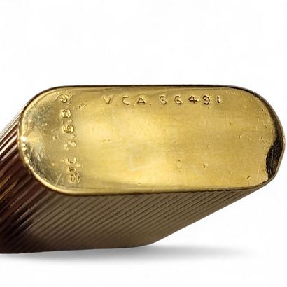 VAN CLEEF & ARPELS - BRIQUET DE POCHE A ESSENCE...