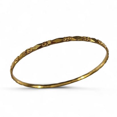 BRACELET JONC RIGIDE d'Epoque XXème Siècle...
