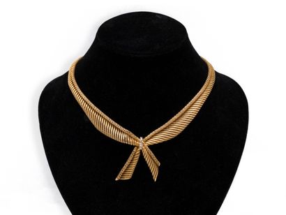 ELEGANT COLLIER CRAVATE en or 750 millièmes...