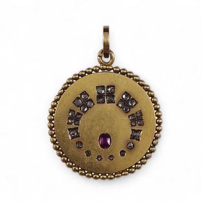 PENDENTIF CIRCULAIRE Circa 1900 en or rose...