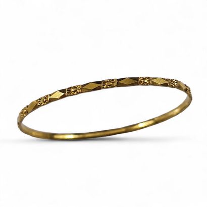 BRACELET JONC RIGIDE d'Epoque XXème Siècle...