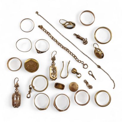 LOT DE BIJOUX OU ELEMENTS DE BIJOUX en or...