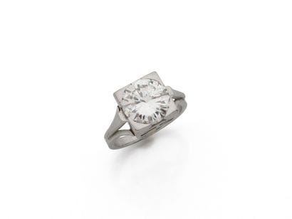 SOLITAIRE ring in 850 thousandth platinum,...