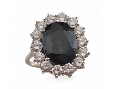 BAGUE MARGUERITE en or gris 750 millièmes...