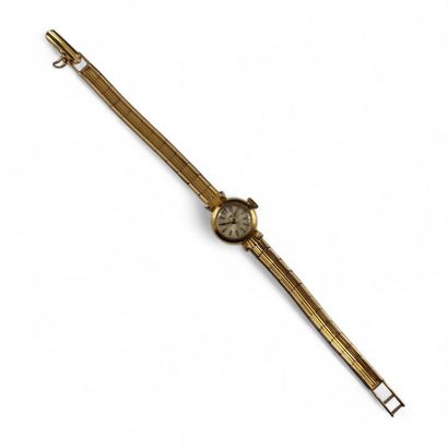 LIP - MONTRE BRACELET DE DAME en or jaune...