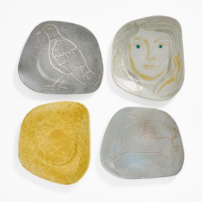 ANONYMOUS
Set of 6 FREE-form plates with...