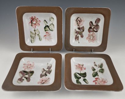 PYOT 20th Century
Set of 4 HOLLOW PLATES...