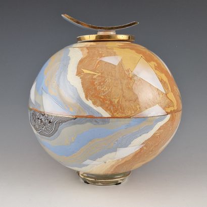 GUAL XXth Century
COVERED BOWL
Glazed ceramic,...