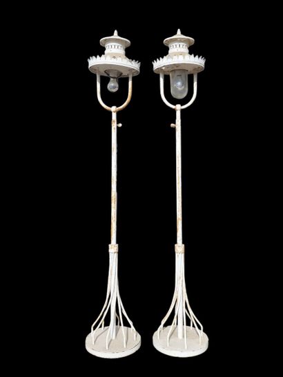 PAIRE DE LAMPADAIRES DE JARDIN ELECTRIQUES...