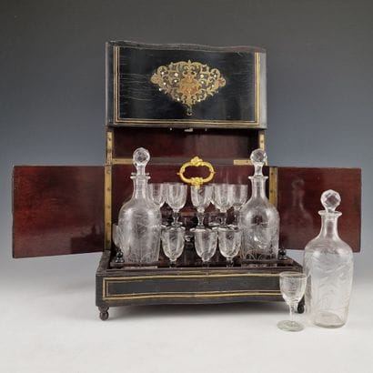 RECTANGULAR LIQUEUR CELLAR with curved front...
