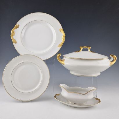 PAUL LANTERNIER LIMOGES - 74 PIECES TABLE...