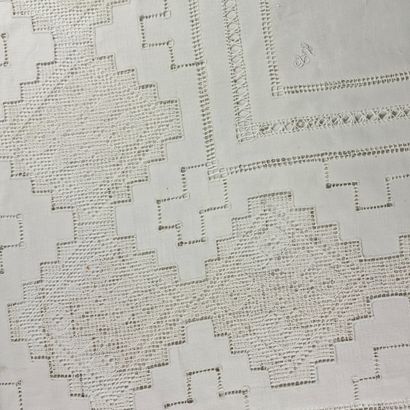 LARGE RECTANGULAR NAPPE in white linen Circa...