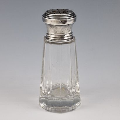 SAUPOUDREUSE A SUCRE in molded white glass...